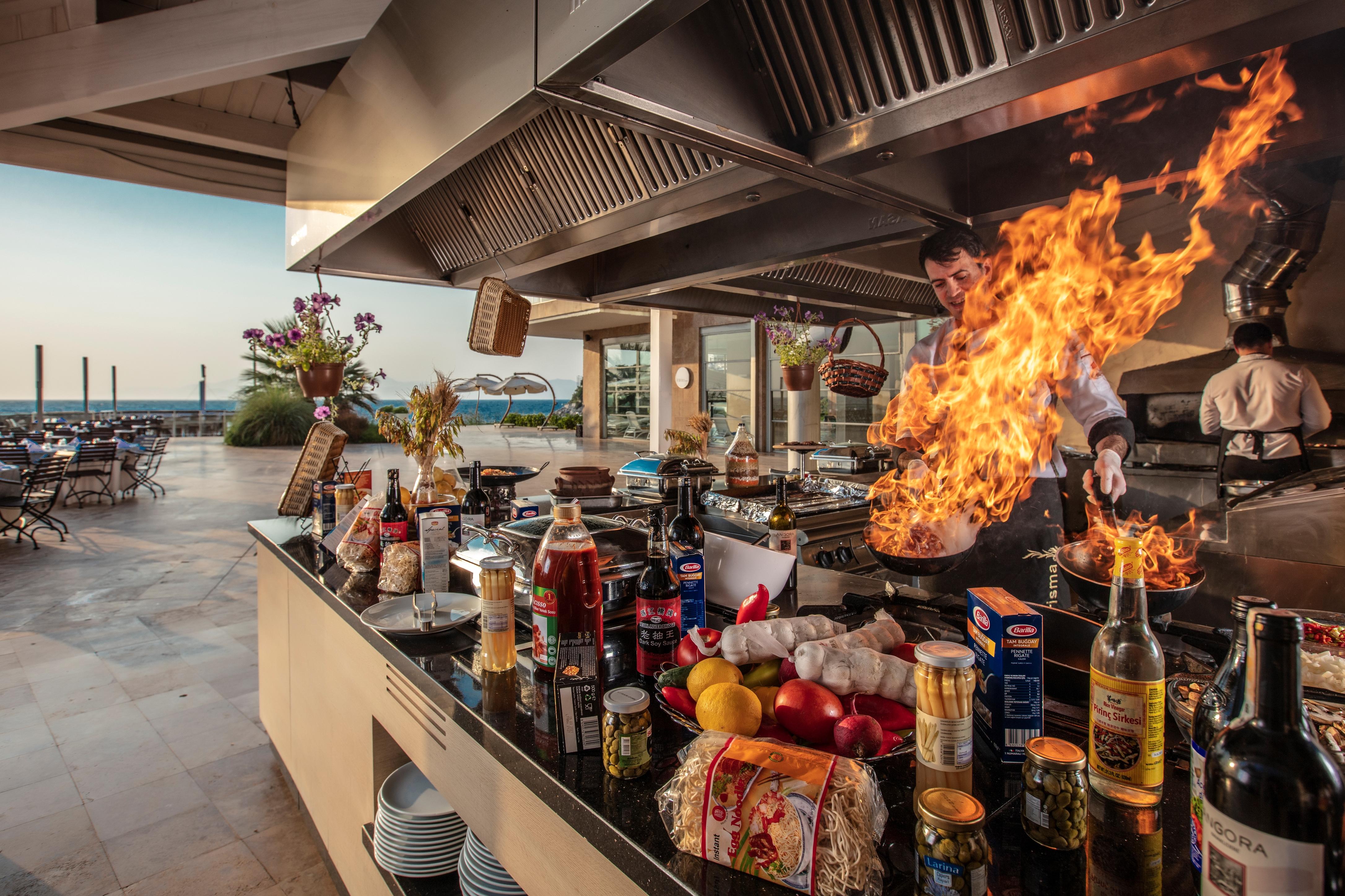Charisma De Luxe Hotel Kuşadası Ngoại thất bức ảnh