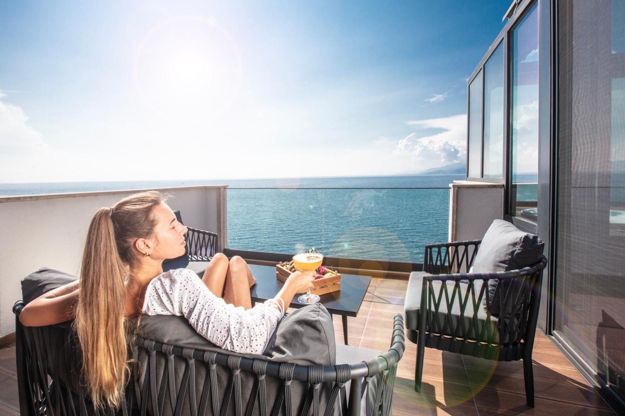 Charisma De Luxe Hotel Kuşadası Ngoại thất bức ảnh